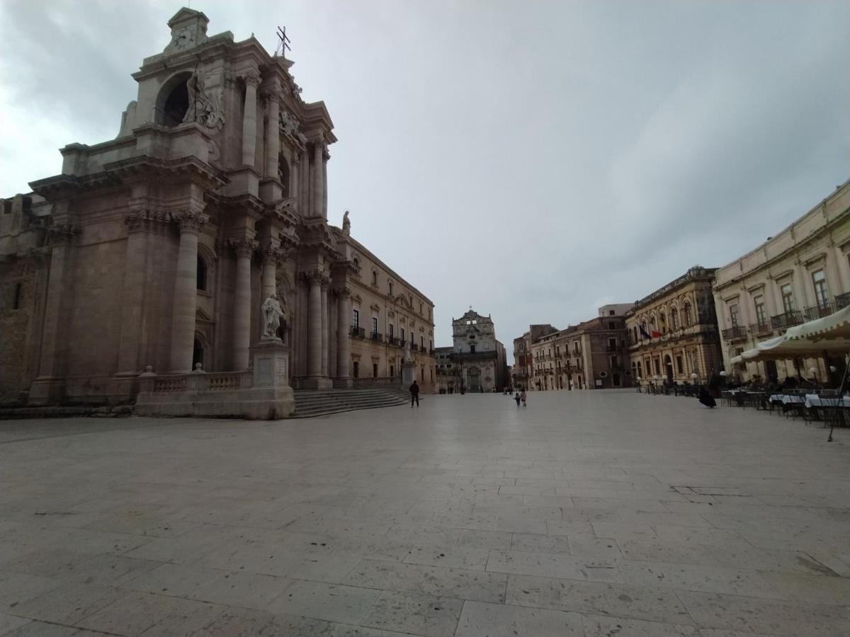 Krokos Ortigia Syracuse Bagian luar foto